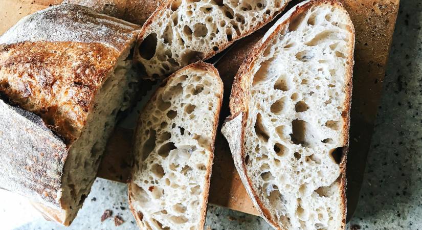 Pains et viennoiseries bio au levain naturel disponibles à l’épicerie sur commande !