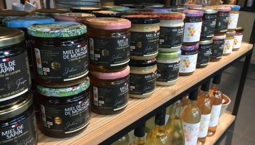 Miels, propolis et hydromels : les trésors de la ruche pour un hiver en pleine forme !