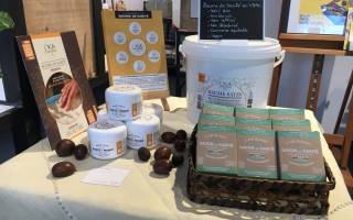 Le beurre de karité OKA Cosmétics est de retour à l’épicerie